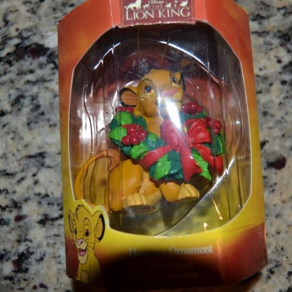 Enesco Disney’s The Lion King Simba in Wreath Christmas Tree Ornament - Picture 2 of 5